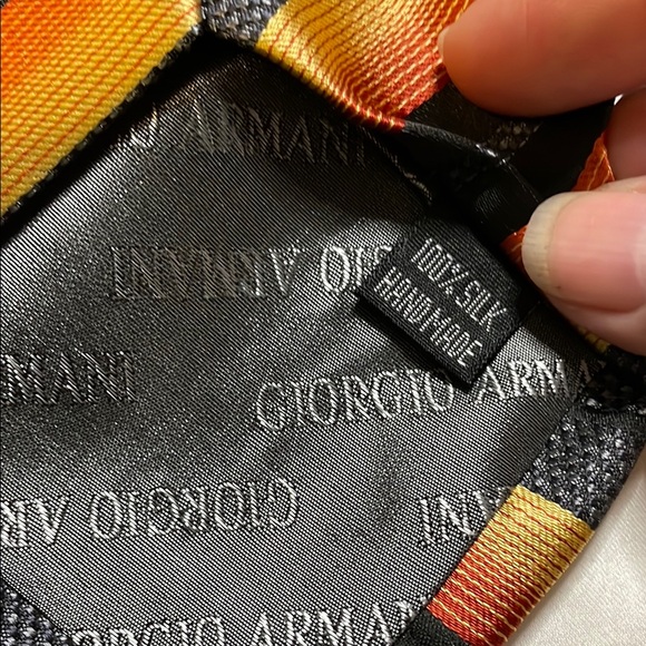 Giorgio Armani 100% Silk Striped Tie - Picture 5 of 5
